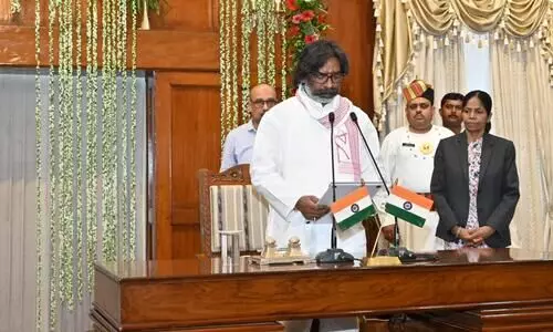 JMM executive president Hemant Soren takes oath as Jharkhand CM