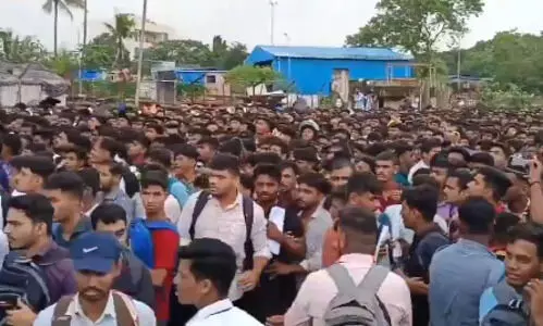 Job seekers swarm Air India recruitment drive in Mumbai