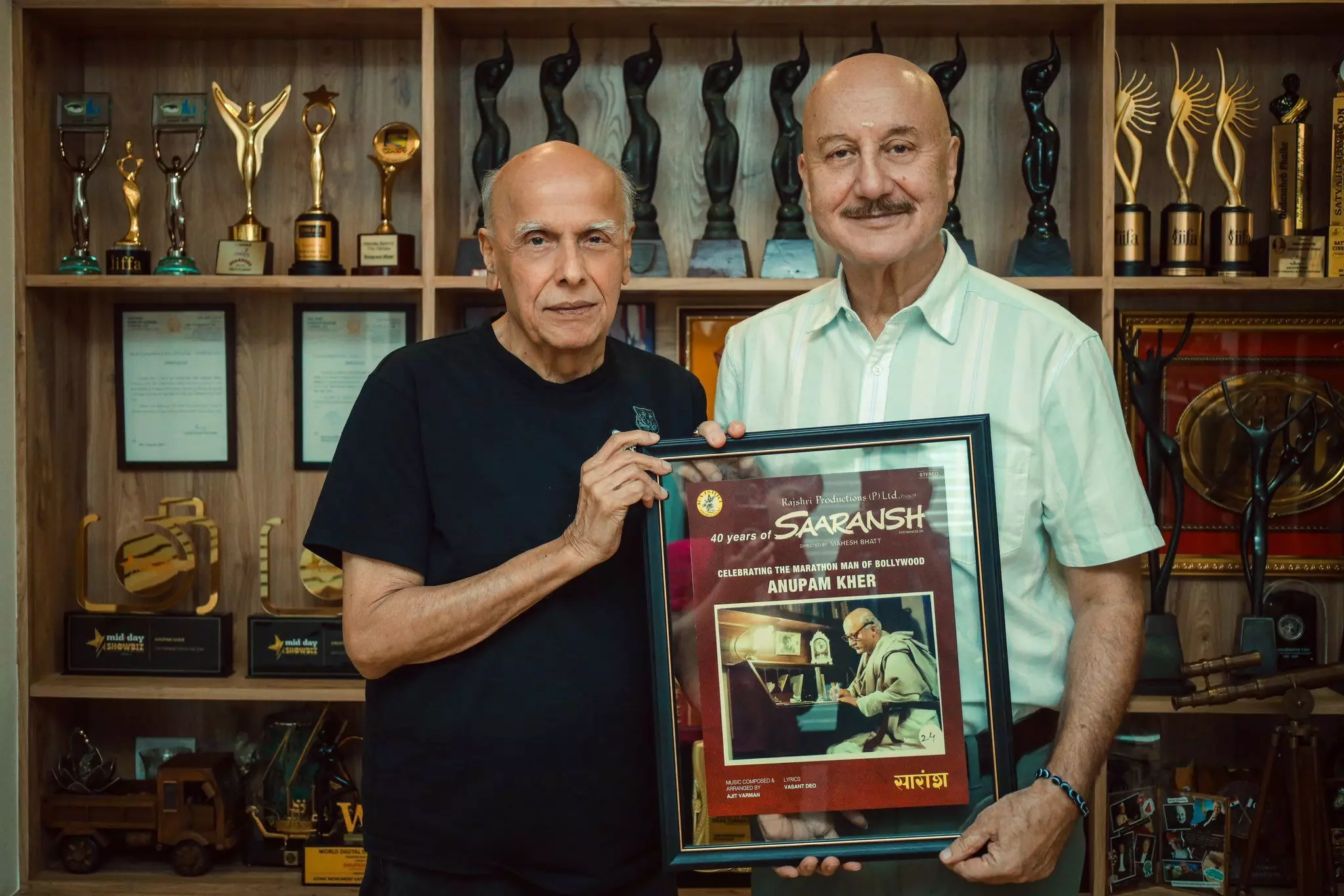 Anupam Kher is left speechless after receiving special note from his “guru” Mahesh Bhatt