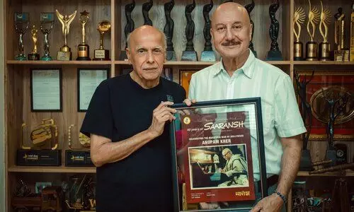 Anupam Kher is left speechless after receiving special note from his “guru” Mahesh Bhatt