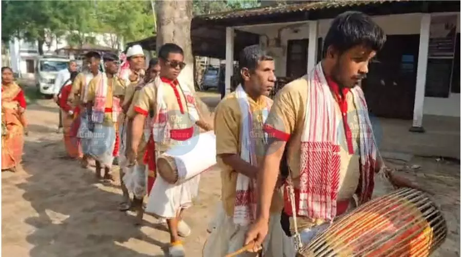 Visually impaired troupe of Bihu dancers perform husori in Jorhats Mariani Visually impaired troupe of Bihu dancers perform husori in Jorhats Mariani