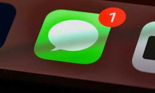 Politeness vs. power: Should we be nice to chatbots?