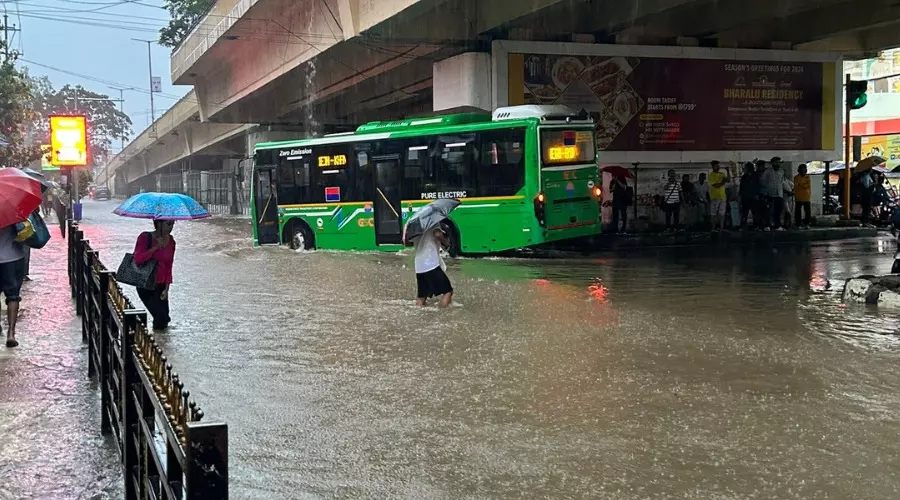IMD issues 3-day heavy rain alert for Guwahati; warns of waterlogging, landslide IMD issues 3-day heavy rain alert for Guwahati; warns of waterlogging, landslide