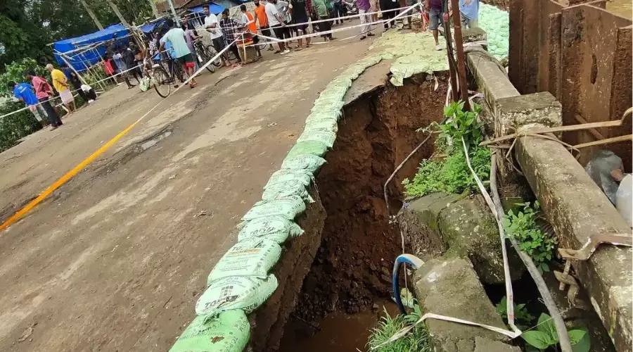 NH-17 damaged, Chaygaon bridge washed away in Kamrup after heavy rain NH-17 damaged, Chaygaon bridge washed away in Kamrup after heavy rain
