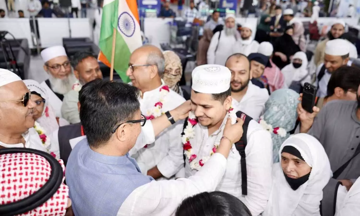Indian Haj mission deploys assisting teams for pilgrims Mina journey Indian Haj mission deploys assisting teams for pilgrims Mina journey