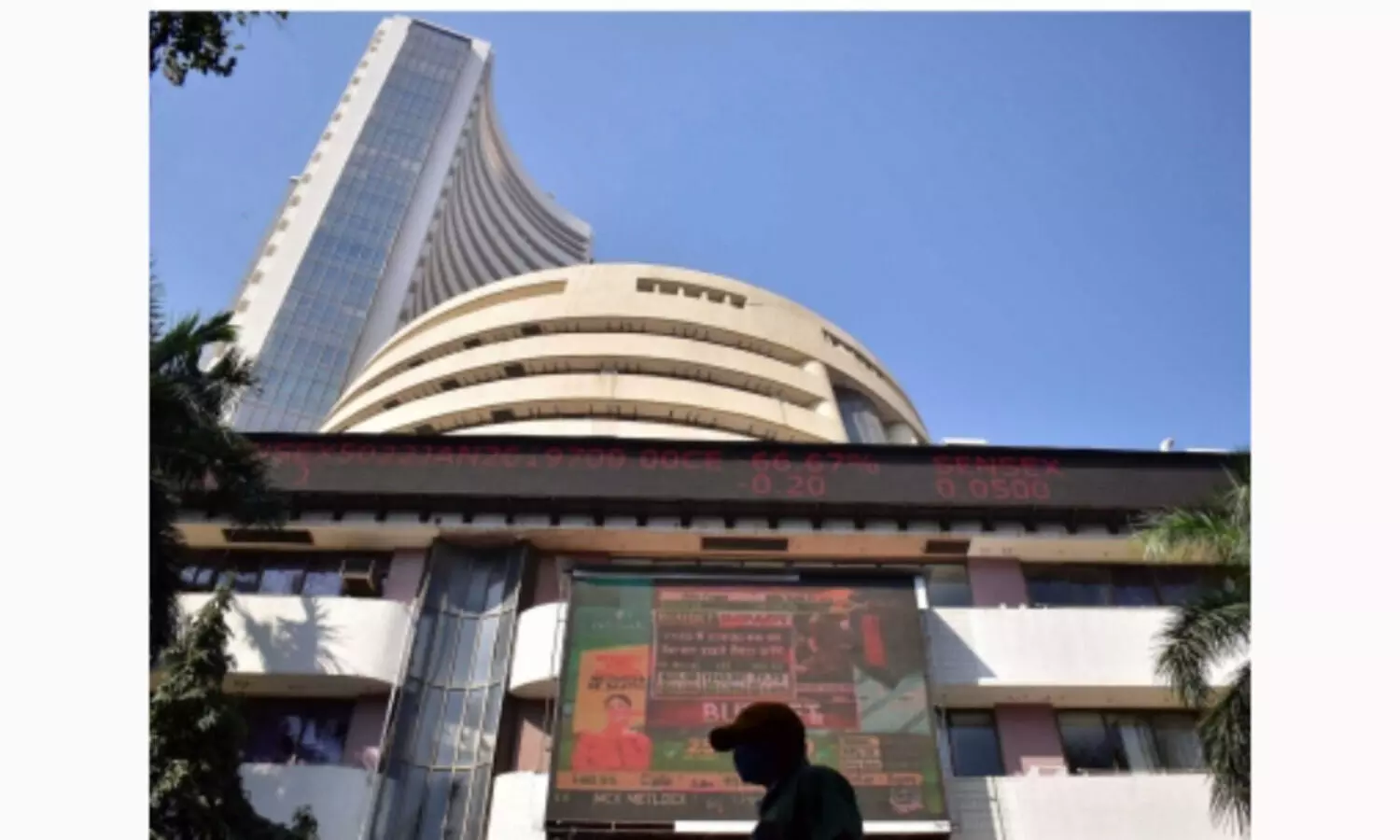 Sensex drops 823 points amid growing US-Iran tensions Photo: IANS