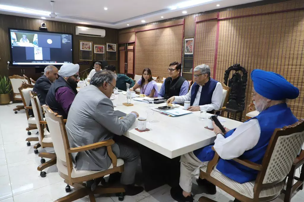 Union Minister assesses ONGC efforts in Sivasagar gas leak, says global help sought Union Minister assesses ONGC efforts in Sivasagar gas leak, says global help sought