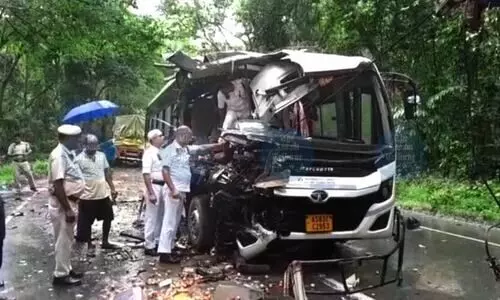 Bus-truck collision inside Golaghats Nambar forest kills one, 15 injured