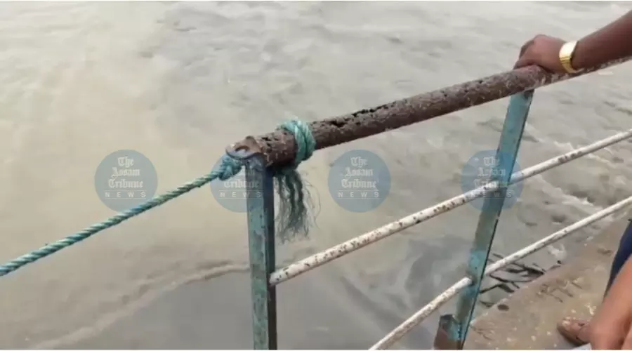Passenger ferry gets stuck in Brahmaputra, SDRF launches rescue operation Passenger ferry gets stuck in Brahmaputra, SDRF launches rescue operation