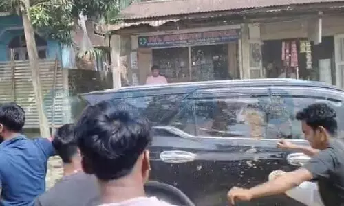 Locals reject relief, chase away Congress leaders in Goalpara over delayed response to eviction