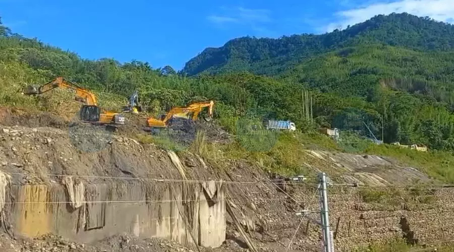 Landslide-snapped Lumding–Badarpur rail link may take a week to restore: NFR Landslide-snapped Lumding–Badarpur rail link may take a week to restore: NFR