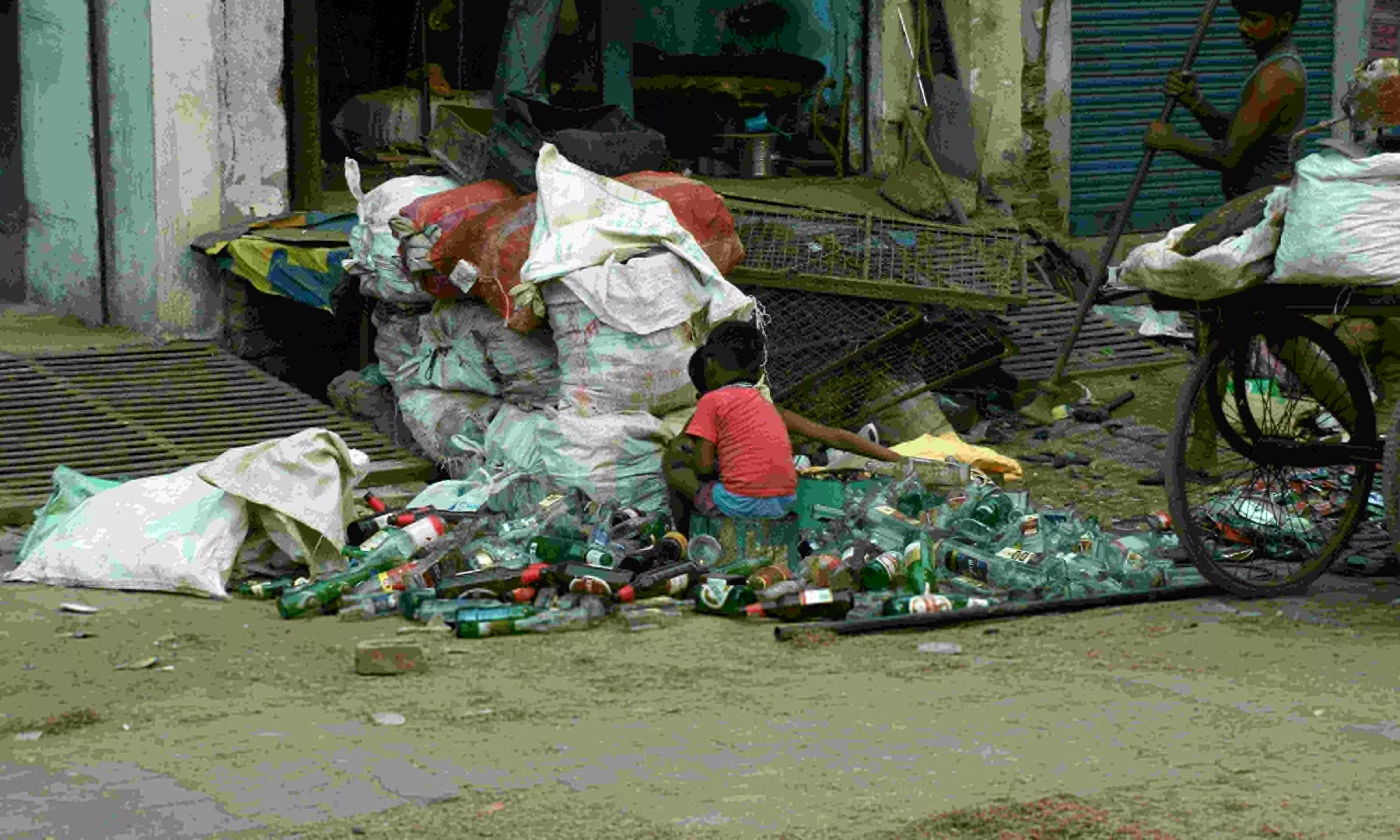 Meghalaya HC directs govt to strictly implement single-use plastic ban