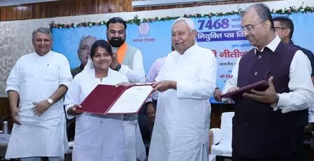 CM Nitish Kumar distributes appointment letters to 7,468 ANMs CM Nitish Kumar distributes appointment letters to 7,468 ANMs