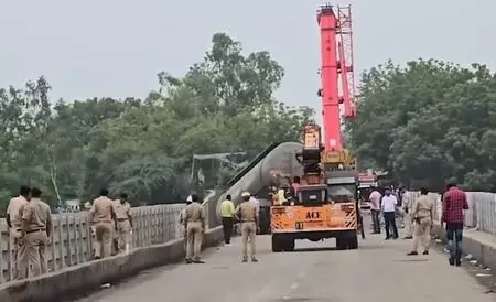 Vadodara bridge collapse: Death toll rises to 9, PM Modi expresses grief Vadodara bridge collapse: Death toll rises to 9, PM Modi expresses grief