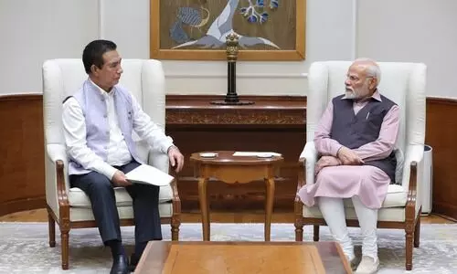 Lalduhoma briefs PM on fallout of anti-junta clashes in Myanmar affecting Mizoram