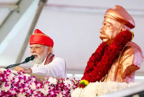 PM Modi pays tributes to Lokmanya Tilak, Chandra Shekhar Azad on their birth anniversary PM Modi pays tributes to Lokmanya Tilak, Chandra Shekhar Azad on their birth anniversary