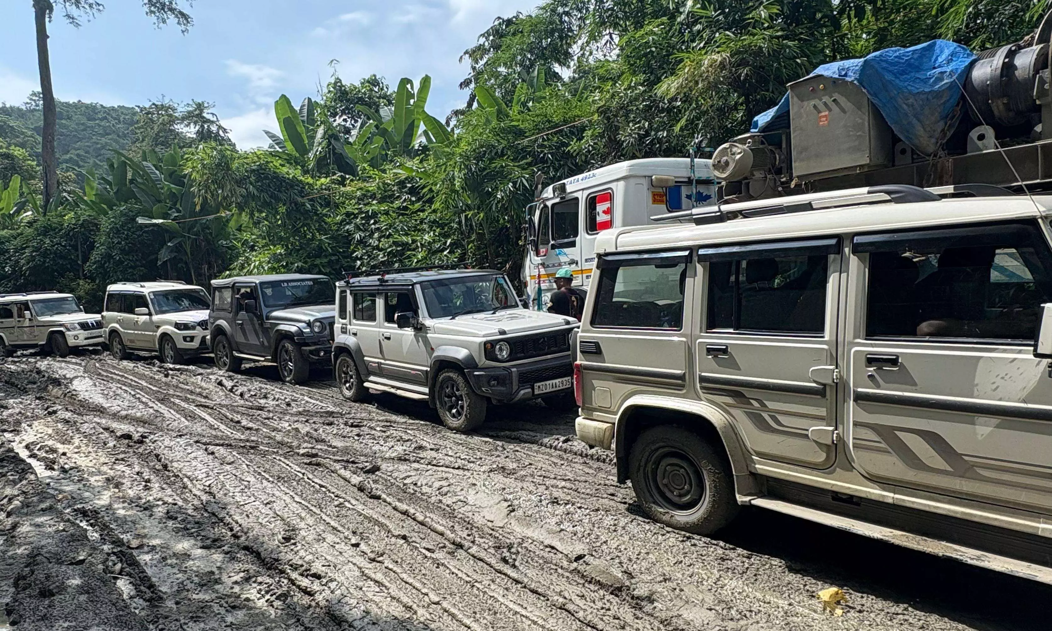 Fuel shortage brings Aizawl to halt as tanker drivers protest highway conditions