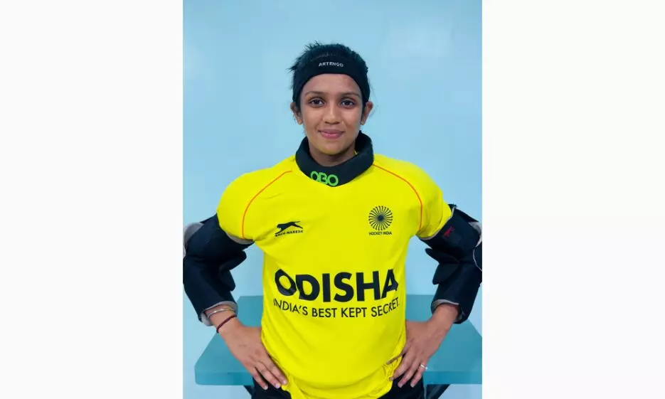 Under the instruction of coach Harendra Singh and seasoned Savita, young goalie Samiksha Saxena hopes to excel