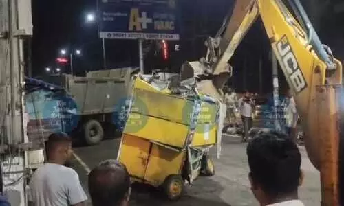 GMC cracks down on footpath vendors ahead of I-Day; evictees cry foul