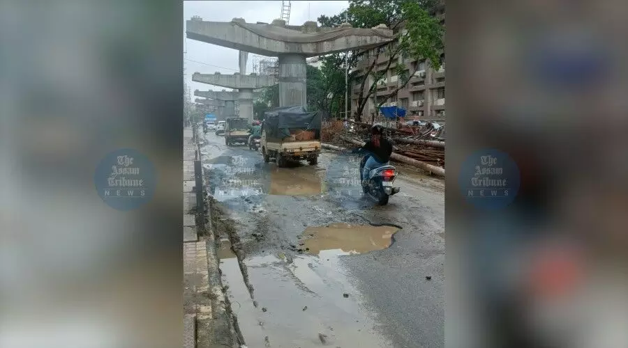 Chief Secretary’s orders ignored as Guwahati roads crumble near flyover sites Chief Secretary’s orders ignored as Guwahati roads crumble near flyover sites