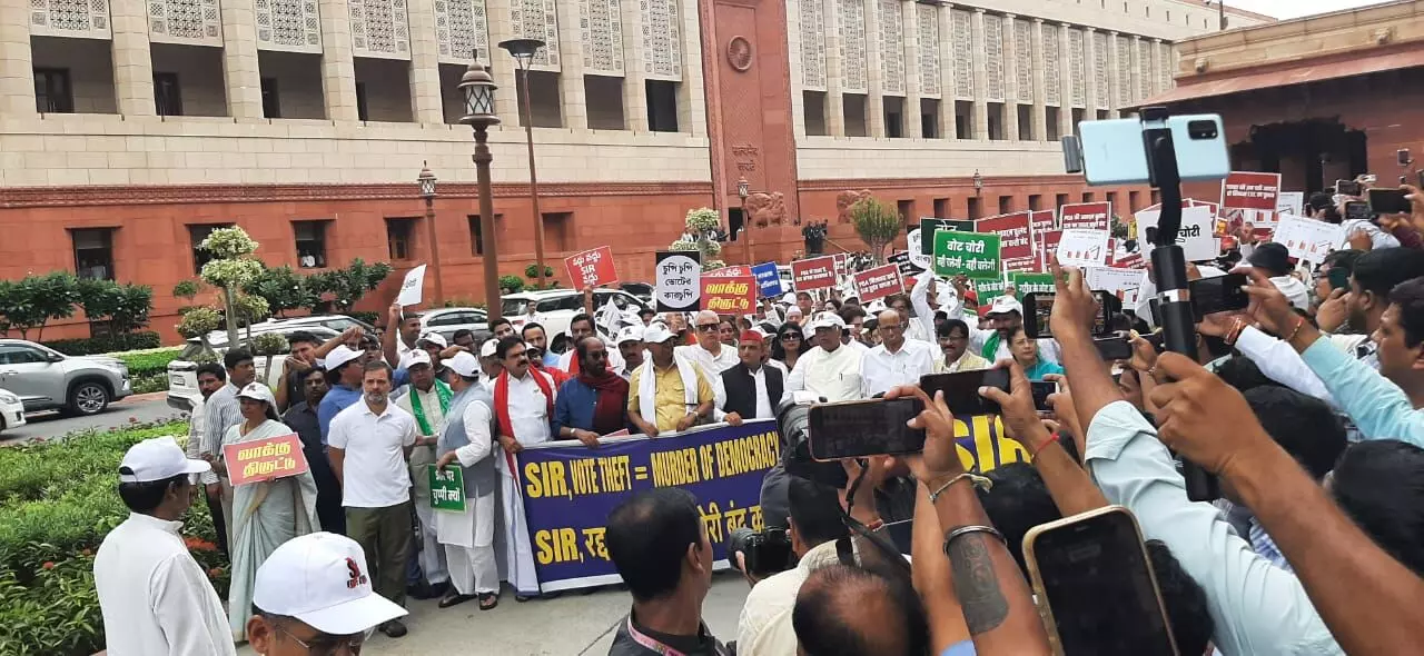 Protest over Bihar ‘SIR’, ‘vote chori’ sees Oppn MPs detained on way to ECI