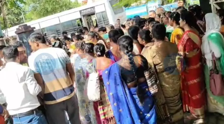 Protesting Jyotikendra teachers in Chachal face police blockade on Independence Day Protesting Jyotikendra teachers in Chachal face police blockade on Independence Day