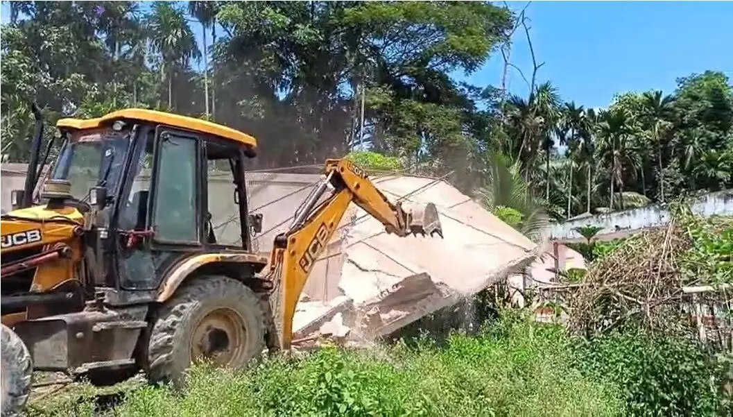 Naga women briefly stop eviction drive in Uriamghat over land claims; confront officials