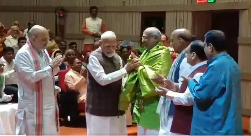 At the NDA parliamentary party meeting, PM Modi felicitates CP Radhakrishnan and calls for a unanimous election