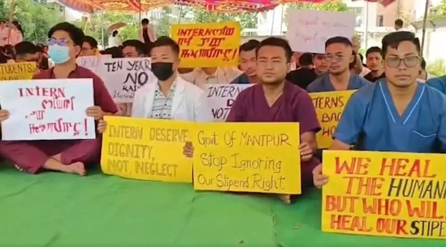 JNIMS students launch indefinite protest in Imphal over stipend & fee hike