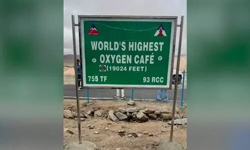 Free oxygen at 19,024 ft! Welcome to world’s highest Oxygen Café at Umling La