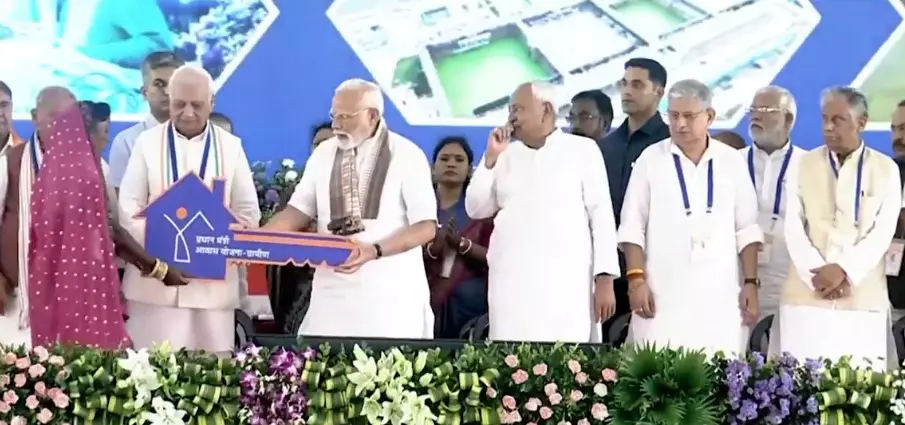 In Bihar, PM Modi unveils projects valued at Rs 12,992 crore In Bihar, PM Modi unveils projects valued at Rs 12,992 crore
