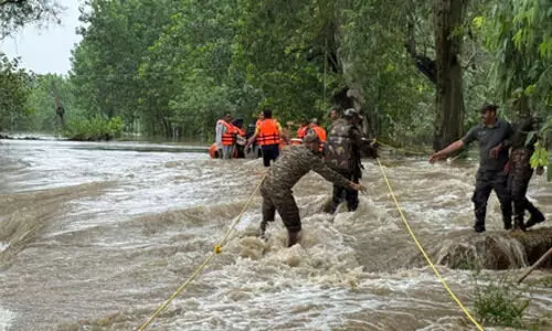 As rain damages optical fibers, J&K continues to experience disruptions in mobile and internet services