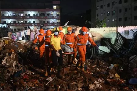 The fall of the Maha building has claimed 17 lives; President Murmu expresses her condolences The fall of the Maha building has claimed 17 lives; President Murmu expresses her condolences
