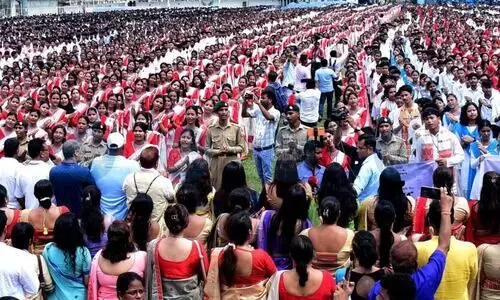 17,000 students in Nagaon sing Manuhe Manuhar Babe, enter India Book of Records