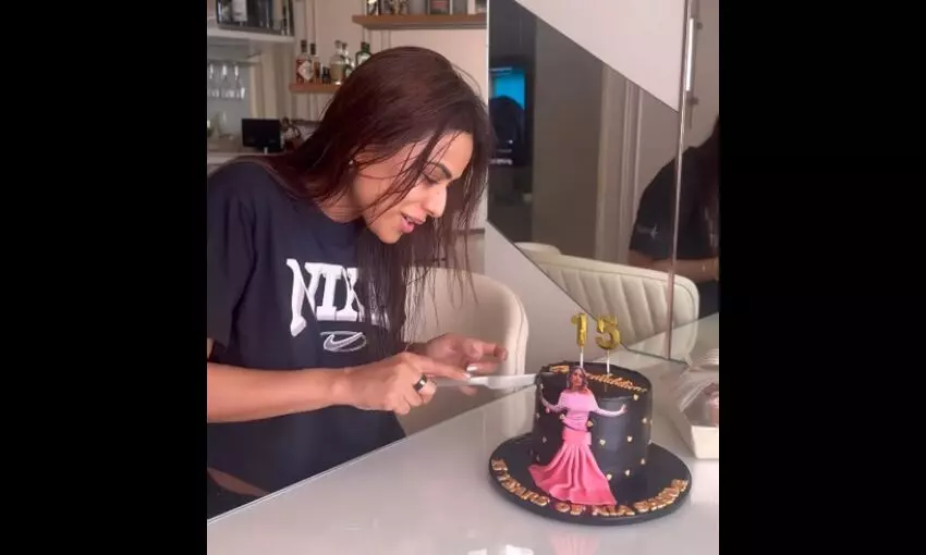 Nia Sharma completes 15 years in television, celebrates the feat with a cake