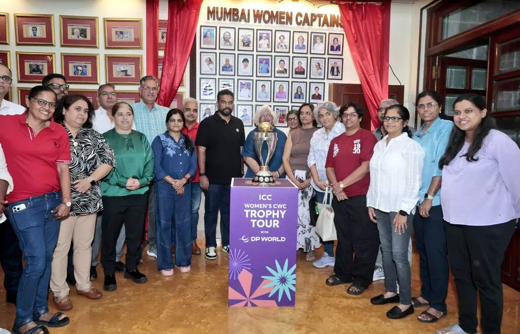 ICC Women’s ODI World Cup trophy arrives in Mumbai; MCA honours women captains ICC Women’s ODI World Cup trophy arrives in Mumbai; MCA honours women captains