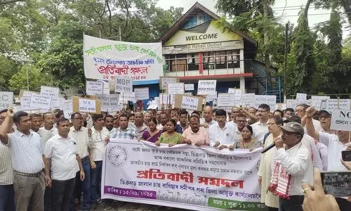 Assam’s small tea growers storm Dibrugarh streets, demand fair pricing justice