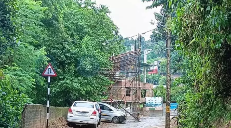 Residents call on Guwahati police to remove road-blocking Durga Puja pandal