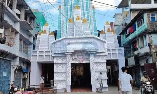 Jorhat Durga Puja sheds grandeur in Zubeen Gargs memory; tributes replace revelry