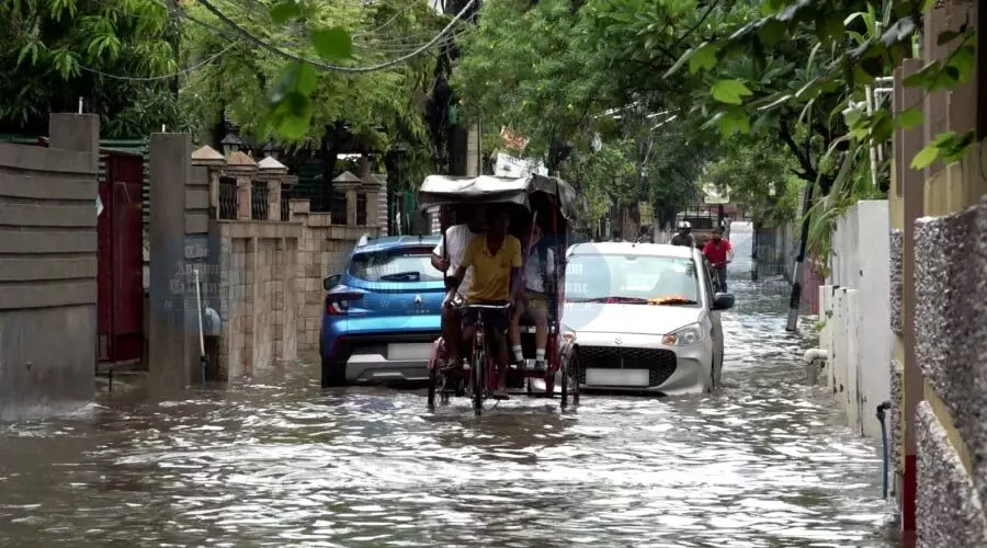 Assam braces for heavy rain; IMD issues red alert for western districts