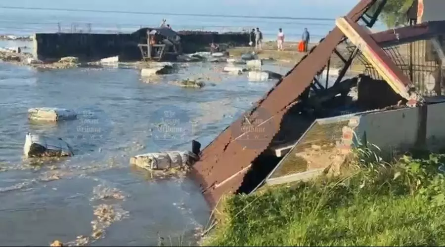 Dibrugarh hit by sudden riverbank erosion; panic spreads as geo-bags fail to hold Dibrugarh hit by sudden riverbank erosion; panic spreads as geo-bags fail to hold