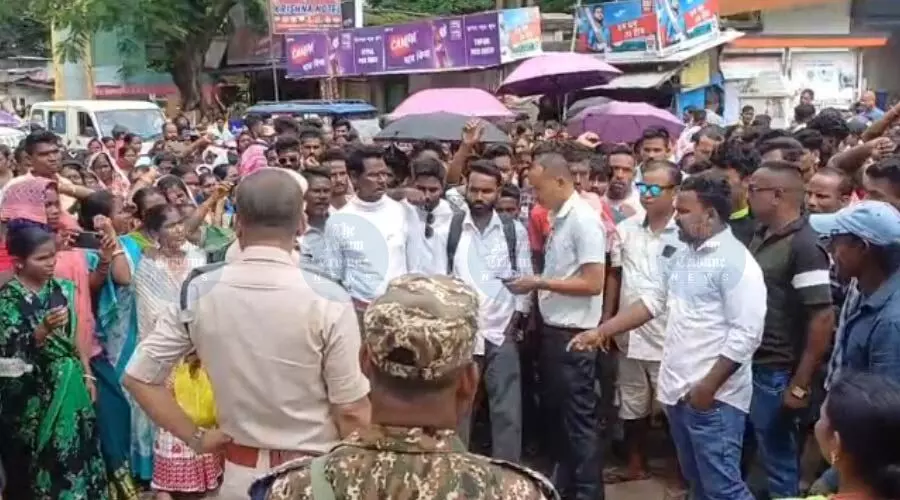 Minor girl assaulted in Mariani; locals gherao police station, demand swift justice