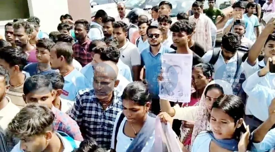 Khetri on boil as villagers gherao police station, seek justice for slain 16-yr-old Khetri on boil as villagers gherao police station, seek justice for slain 16-yr-old