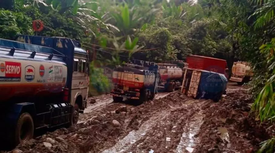 Aizawl-Silchar road worsens, over 700 vehicles stranded for past 24 hrs