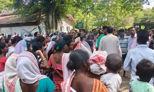 ATC tea workers stage fierce protest in Jorhat over delayed wage hike by Assam govt