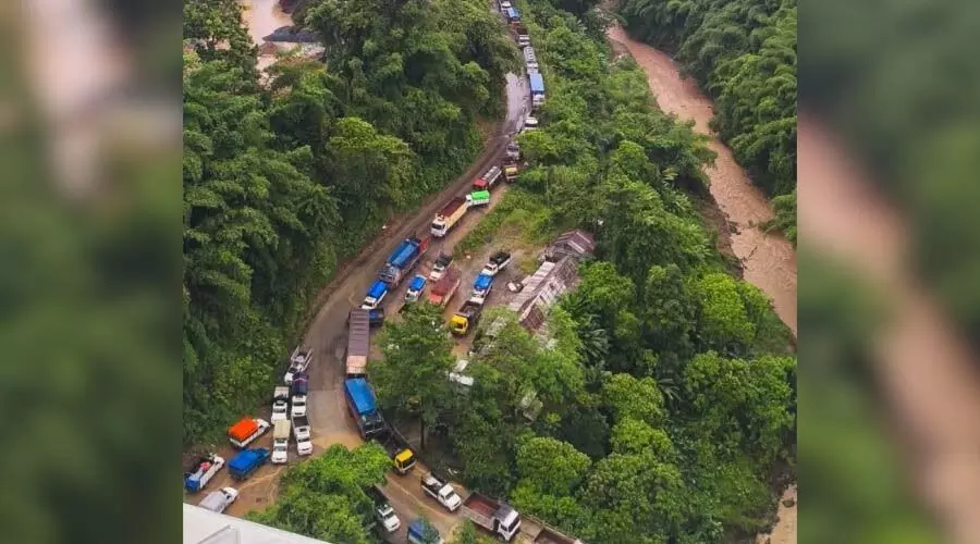 Mizoram faces LPG crunch as truck pile-up hits 1,000 on Aizawl-Silchar road