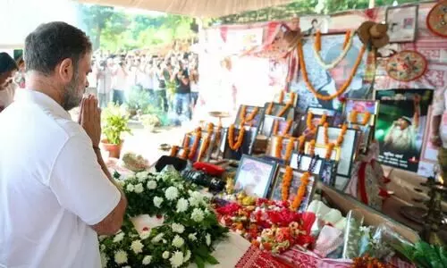 Rahul Gandhi Visits Zubeen Garg’s Samadhi, Calls for Transparent Probe