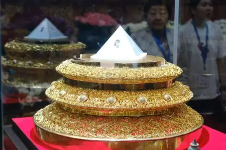 J&K L-G visits Russia’s Kalmykia, offers prayers at Buddhist monastery J&K L-G visits Russia’s Kalmykia, offers prayers at Buddhist monastery