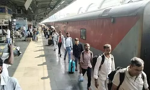 Railways adds 8,000 more special trains to manage festive rush this season