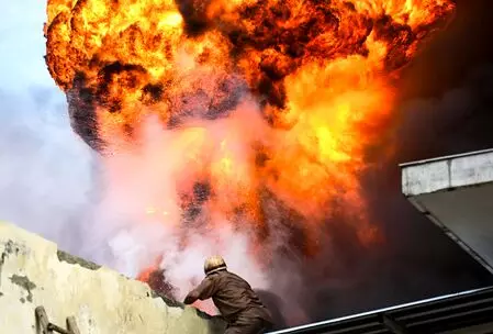Fire breaks out at dye manufacturing unit in North 24 Parganas, Bengal Fire breaks out at dye manufacturing unit in North 24 Parganas, Bengal